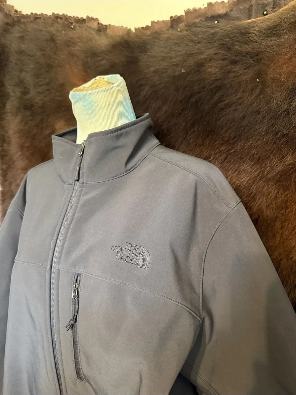 The North Face Men's black Lightweight Softshell Jacket XL (5000H)
